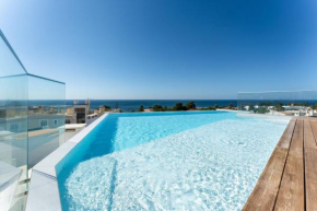 Stunning 3 BDR Flat W/ Rooftop Pool by LovelyStay